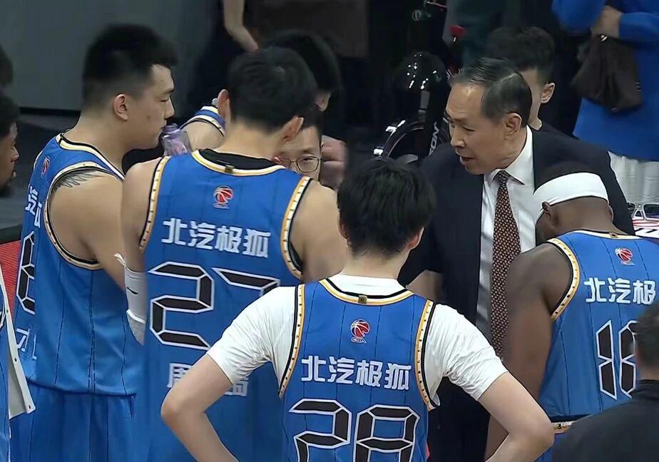 开云体育下载入口-CBA乱了：北京广东重返四强，山东男篮掉到第六，辽宁冲击前八